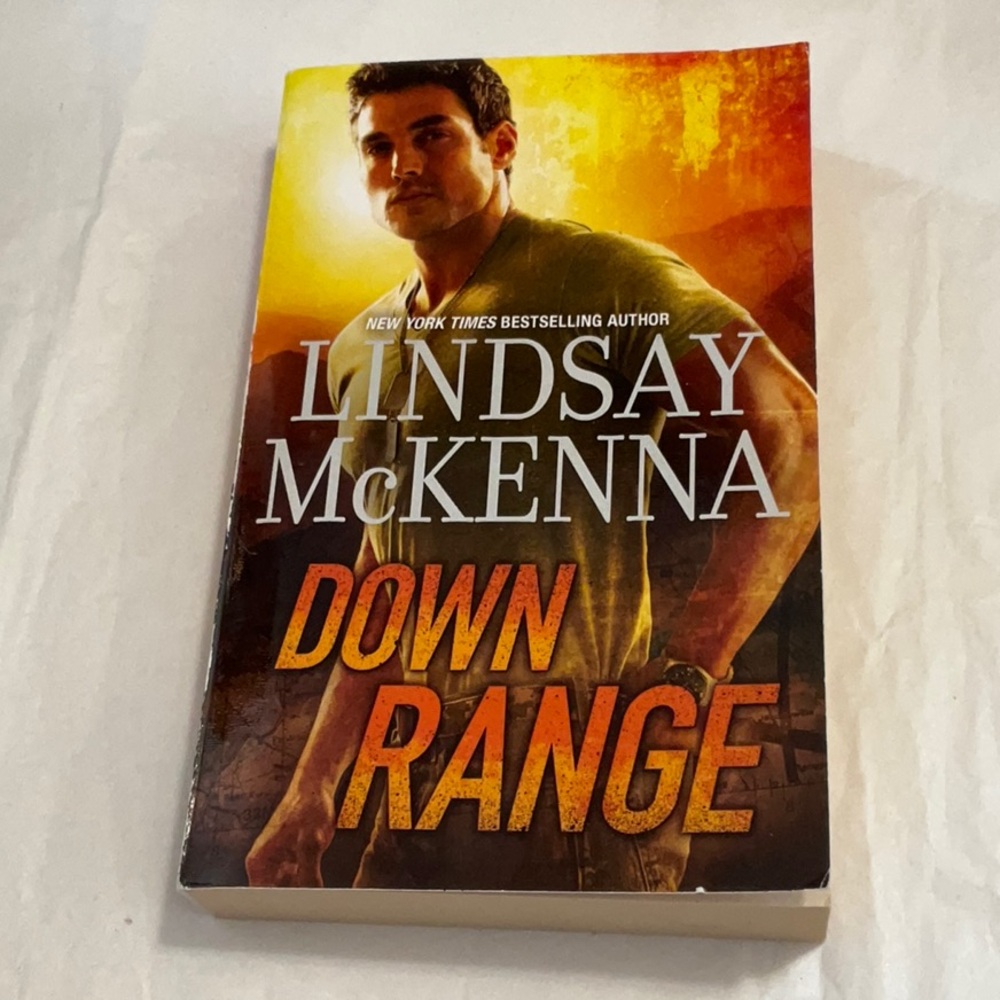 3/$5 or 6/$10 📚Down Range by Lindsay McKenna Book